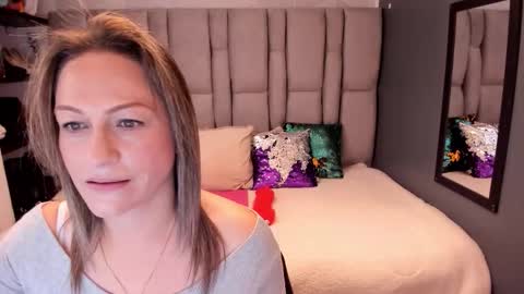 Snapshot of charlot_milf chatting on 10, 11, 2025 Charlot milf online show from 10, 11, 2025