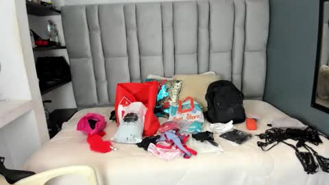 Snapshot of charlot_milf chatting on 15, 11, 2025 Charlot milf online show from 15, 11, 2025