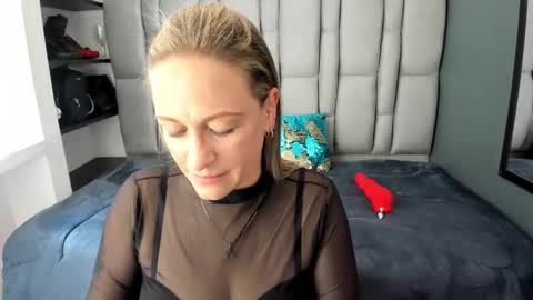Snapshot of charlot_milf chatting on 1, 12, 2025 Charlot milf online show from 1, 12, 2025