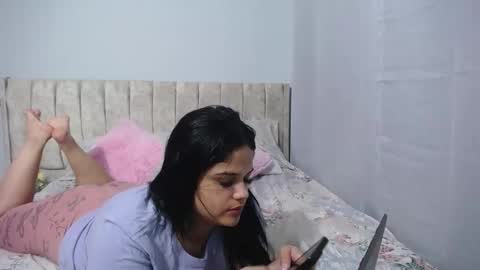 Snapshot of charlot_walker chatting on 17, 12, 2025 Charlote Walker online show from 17, 12, 2025