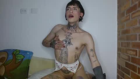 Snapshot of charlotbelucci_ chatting on 17, 12, 2025 Ale punky online show from 17, 12, 2025