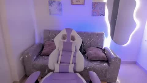 Snapshot of charlote_cowell_sub_ chatting on 16, 9, 2025    online show from 16, 9, 2025