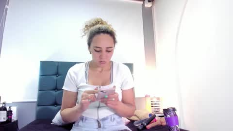 Snapshot of charlott_lens chatting on 15, 10, 2025 Charlott online show from 15, 10, 2025