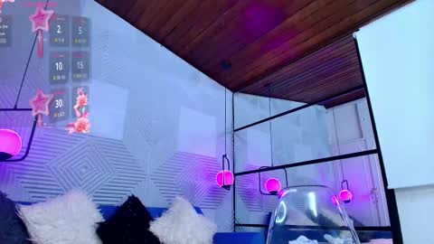 Snapshot of charlotte_2015 chatting on 17, 11, 2025 ambar online show from 17, 11, 2025