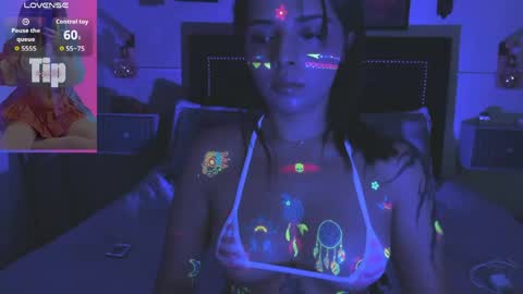 Charlotte online show from 23, 4, 2026