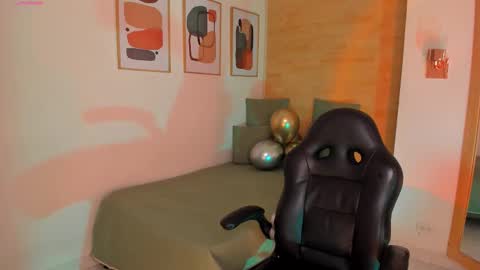 Snapshot of charlotte__grey chatting on 15, 12, 2025 charlotte grey online show from 15, 12, 2025