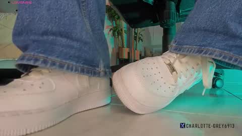 Snapshot of charlotte__grey chatting on 5, 1, 2026 charlotte grey online show from 5, 1, 2026