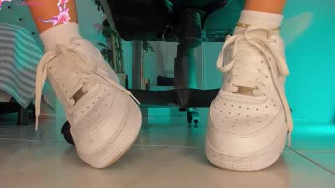 Snapshot of charlotte__grey chatting on 31, 1, 2026 charlotte grey online show from 31, 1, 2026