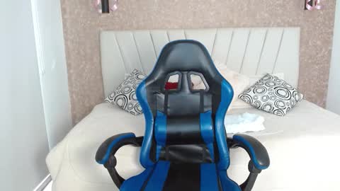 Charlotte  online show from 10, 11, 2025