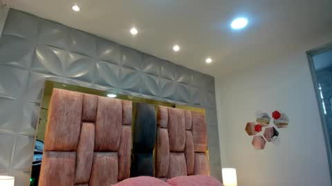 Charlotte Icee online show from 4, 3, 2026