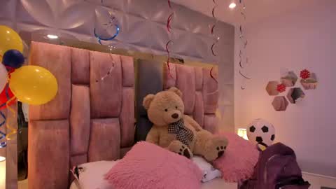 Snapshot of charlotte_icee chatting on 18, 6, 2026 Charlotte Icee online show from 18, 6, 2026
