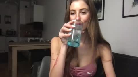 Snapshot of charlotte_roche chatting on 28, 1, 2025 Charlotte Roche online show from 28, 1, 2025