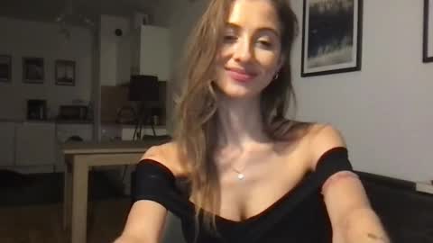 Snapshot of charlotte_roche chatting on 5, 3, 2025 Charlotte Roche online show from 5, 3, 2025