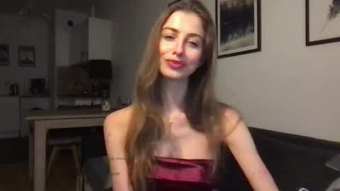 Snapshot of charlotte_roche chatting on 4, 10, 2025 Charlotte Roche online show from 4, 10, 2025