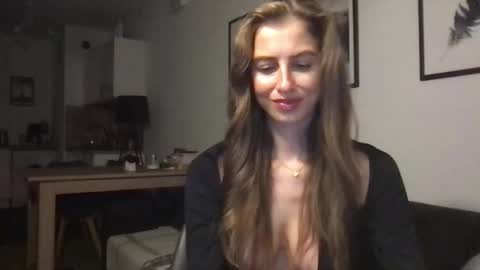 Snapshot of charlotte_roche chatting on 4, 11, 2025 Charlotte Roche online show from 4, 11, 2025