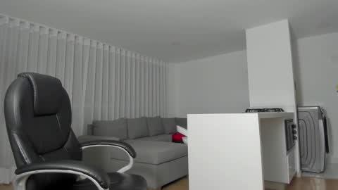 Snapshot of charlotte_tiller chatting on 27, 1, 2025 Yuli online show from 27, 1, 2025