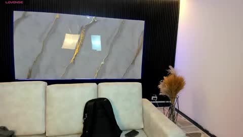 Charlotte  Everyday From 0700 to 1300 Col Time online show from 17, 12, 2025