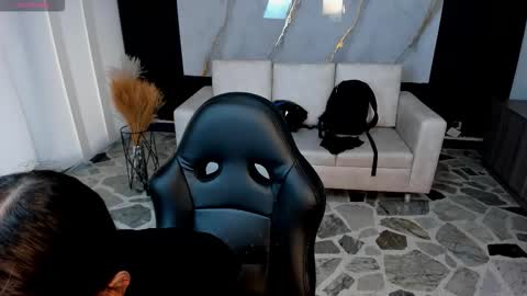 Charlotte  Everyday From 0700 to 1300 Col Time online show from 21, 3, 2026