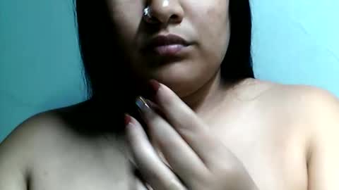 charlottequeen_21 online show from 5, 4, 2026