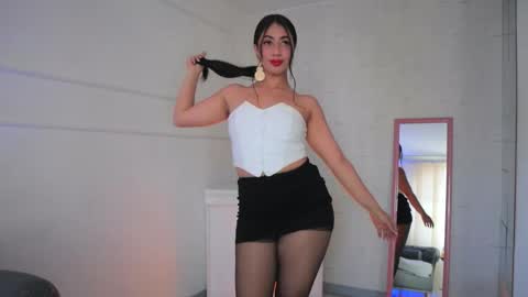 Lauren Rus online show from 27, 11, 2025