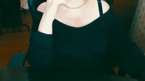 CharlotteXTasty online show from 13, 12, 2024