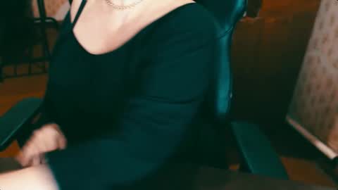 CharlotteXTasty online show from 13, 12, 2024