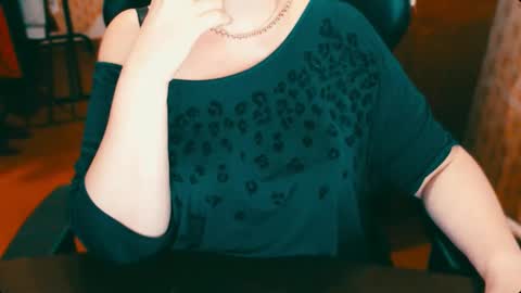 CharlotteXTasty online show from 4, 3, 2025