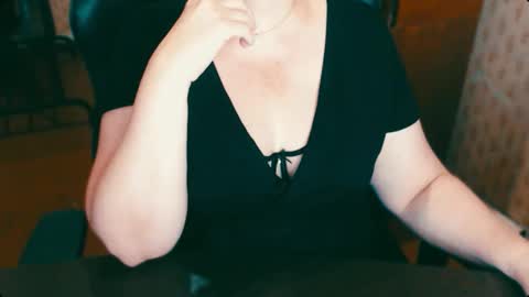 CharlotteXTasty online show from 19, 9, 2025