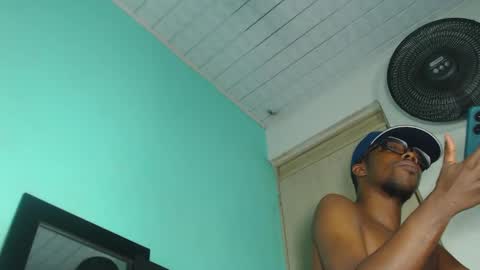 charly_vergonti_ online show from 21, 12, 2024