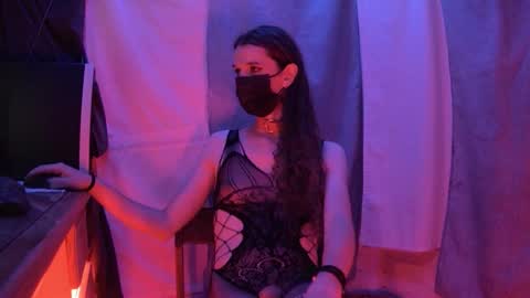 Snapshot of charlydestroyer chatting on 4, 2, 2026 charly dest online show from 4, 2, 2026