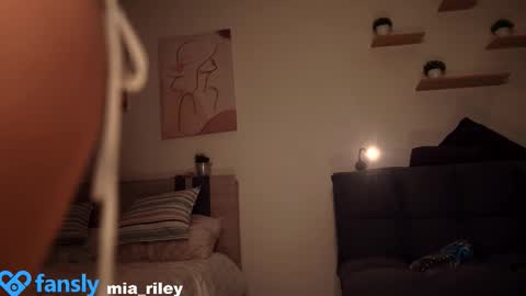 Snapshot of charming_angel_ chatting on 9, 9, 2025 Marseline Chaturbelle online show from 9, 9, 2025