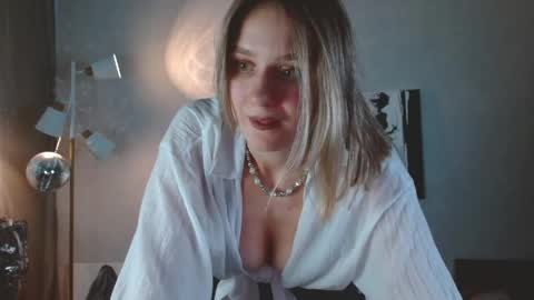 Snapshot of charming_beauty chatting on 8, 6, 2026 Michelle online show from 8, 6, 2026