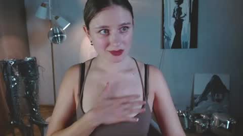 Snapshot of charming_beauty chatting on 8, 7, 2026 Michelle online show from 8, 7, 2026
