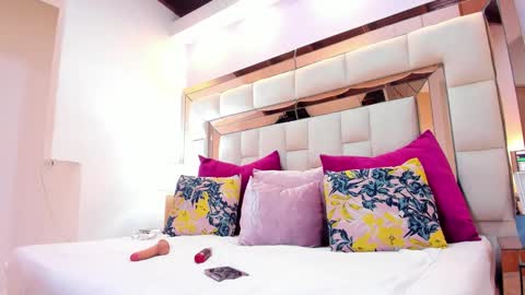 Snapshot of charolnox chatting on 8, 2, 2026 Charol online show from 8, 2, 2026