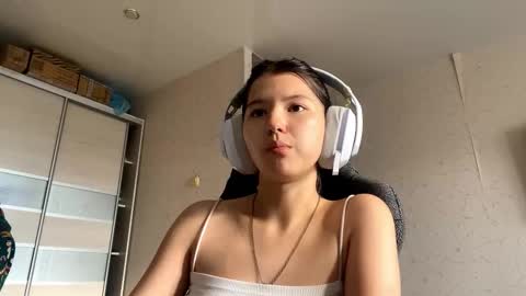 Snapshot of chasidychannel chatting on 12, 9, 2025 Viola online show from 12, 9, 2025