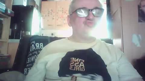 Snapshot of chatubatelee555 chatting on 18, 5, 2026 lee online show from 18, 5, 2026