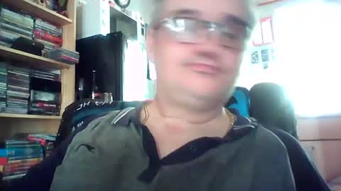 Snapshot of chatubatelee555 chatting on 15, 6, 2026 lee online show from 15, 6, 2026