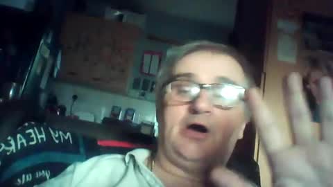Snapshot of chatubatelee555 chatting on 4, 8, 2026 lee online show from 4, 8, 2026