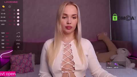 Snapshot of chatur_babes_ chatting on 27, 2, 2025 Im Elya   inst Elya Elfie  online show from 27, 2, 2025
