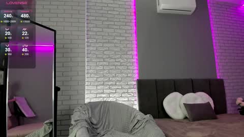 Snapshot of check_me_jennifer chatting on 9, 12, 2024 Jenny please dont forget to thumbs up me online show from 9, 12, 2024