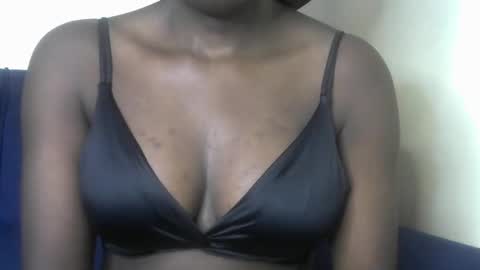 Snapshot of chelley4 chatting on 19, 10, 2025 chelley online show from 19, 10, 2025