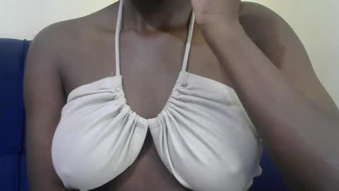 Snapshot of chelley4 chatting on 25, 11, 2025 chelley online show from 25, 11, 2025