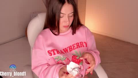 Snapshot of cherry_blond_ chatting on 27, 12, 2024 Cherry online show from 27, 12, 2024