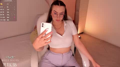 Snapshot of cherry_blond_ chatting on 12, 3, 2025 Cherry online show from 12, 3, 2025