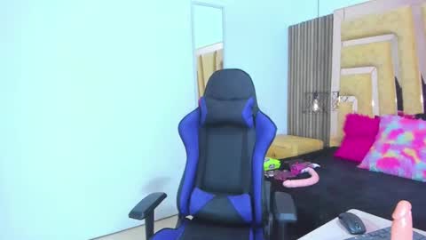 Snapshot of cherry_mew chatting on 7, 3, 2025 Cherry Mew and jean online show from 7, 3, 2025