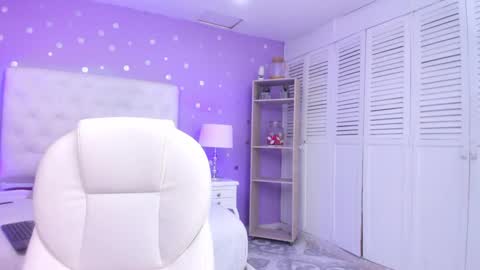 Sussan Cherry  online show from 8, 3, 2025