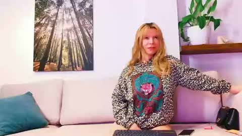 Anna online show from 7, 8, 2026