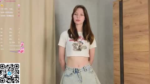 Snapshot of cherrymira chatting on 13, 11, 2025 Loise online show from 13, 11, 2025