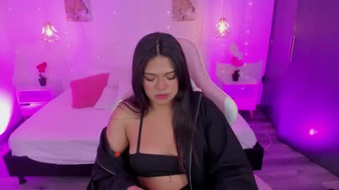 Snapshot of cherryvixen_ chatting on 24, 11, 2025 Cherry Vixen online show from 24, 11, 2025