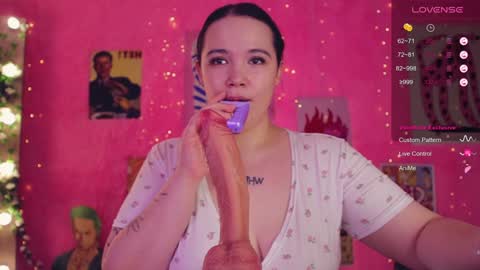 Snapshot of chery_lady22 chatting on 13, 12, 2025 Banny online show from 13, 12, 2025